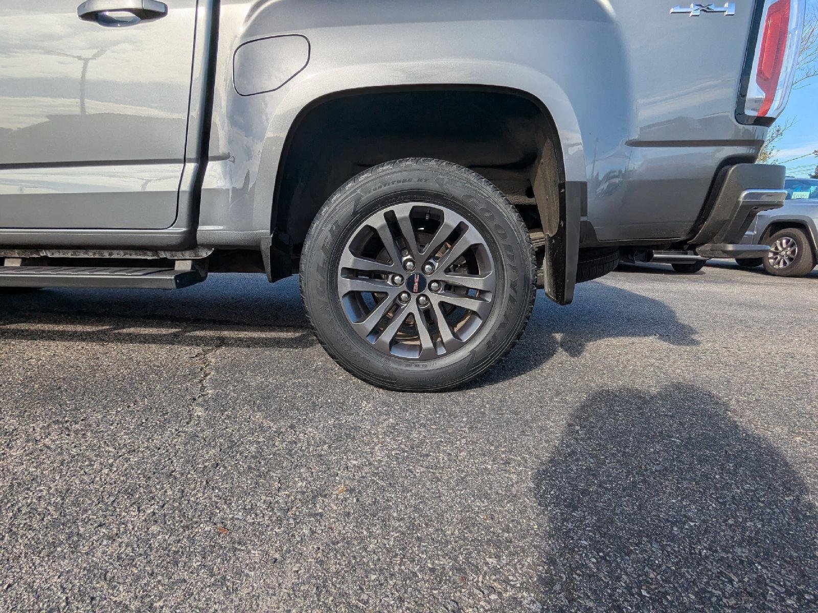 Used 2019 SATIN STEEL METALLIC GMC 4WD SLE image 11