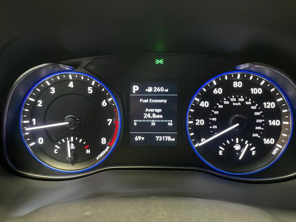 Used 2018 Green Hyundai Limited image 23