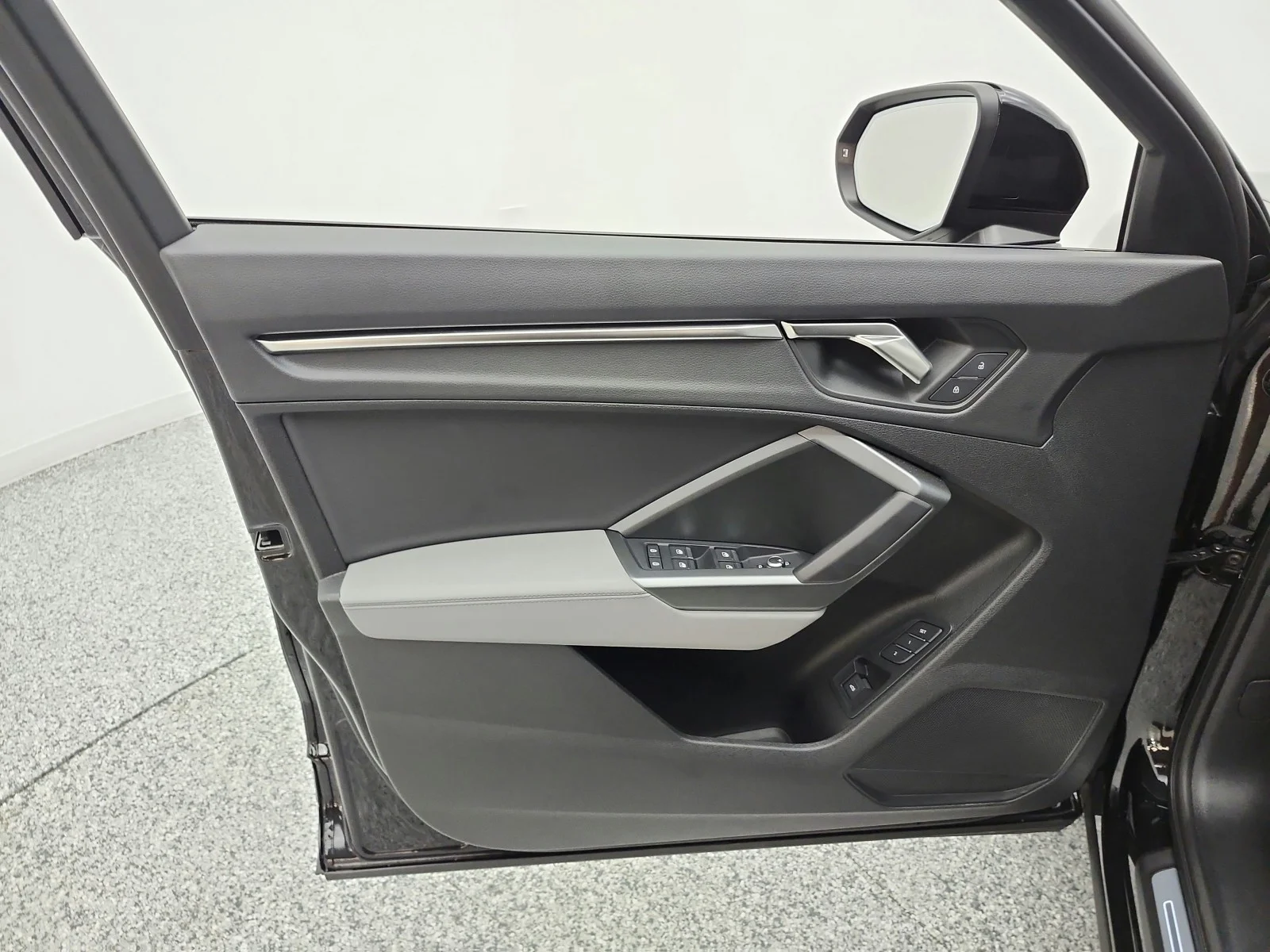 Used 2025 Mythos Black Metallic Audi S line Premium image 14