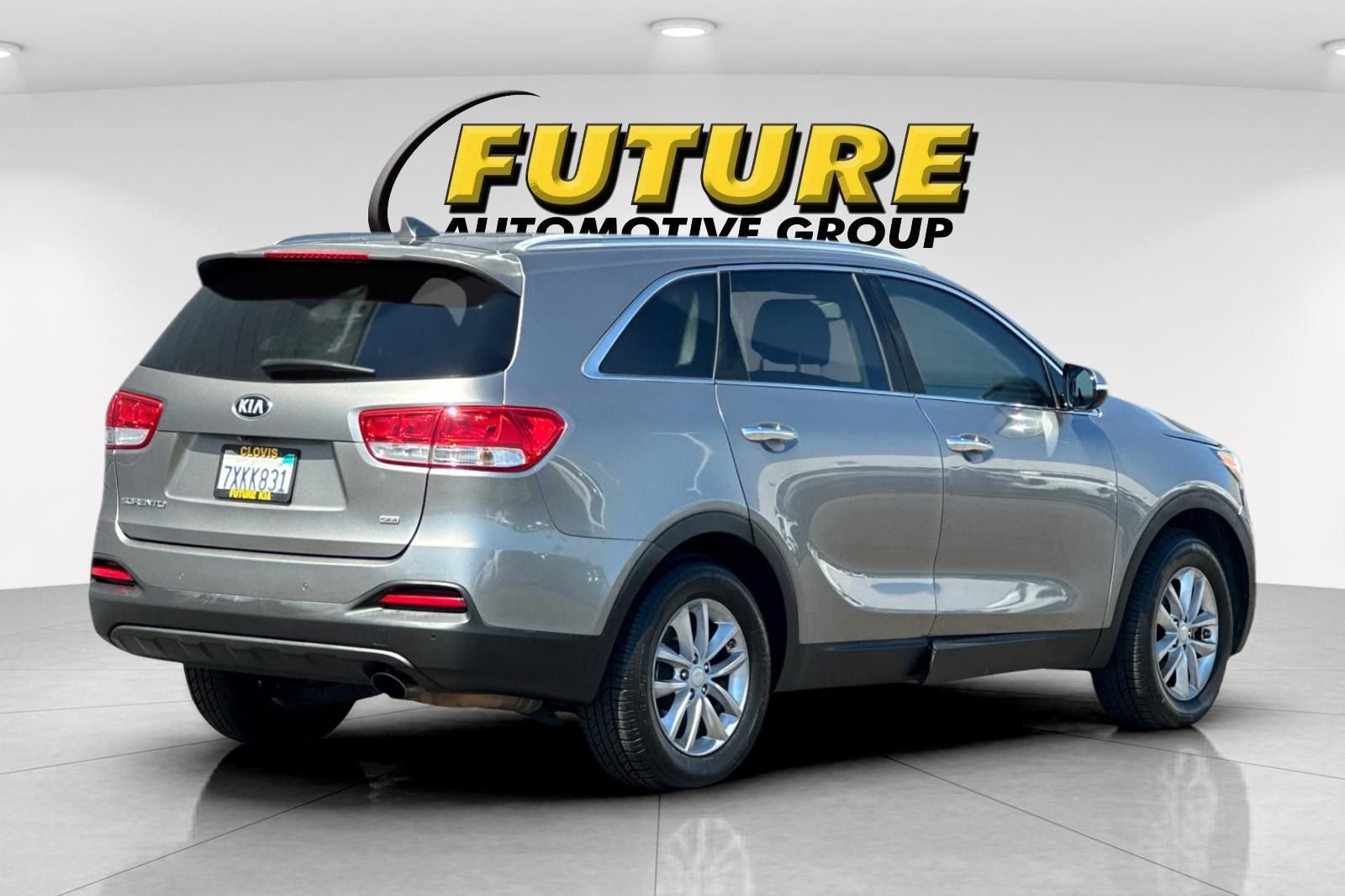 Used 2017 Silver Kia LX image 4