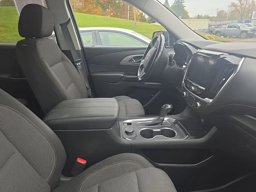 Used 2020 Gray Chevrolet LT image 6