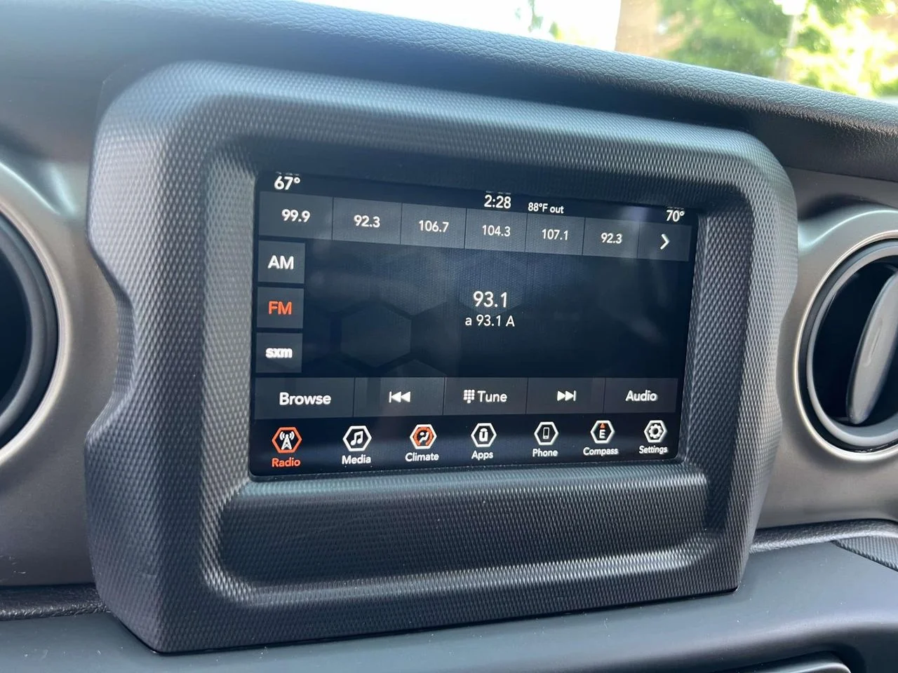 Used 2018 Sting-Gray Clearcoat Jeep Sport S 4x4 image 38