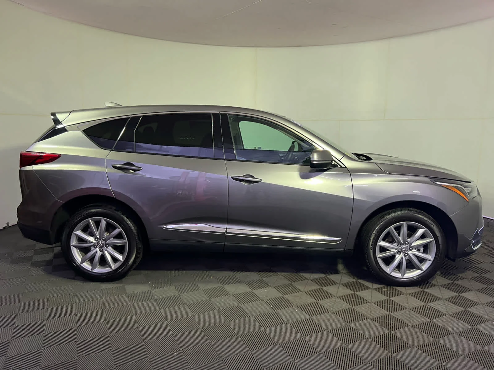 Certified Used 2024 Liquid Carbon Metallic Acura  image 8