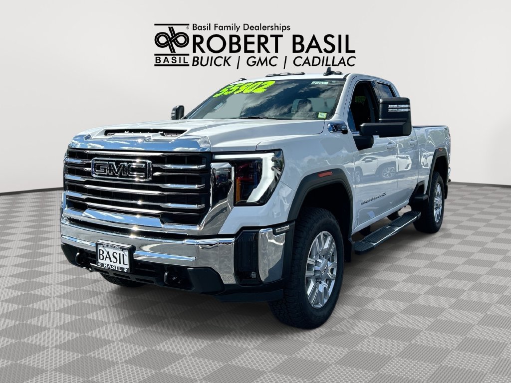 Used 2024 White GMC SLE image 1