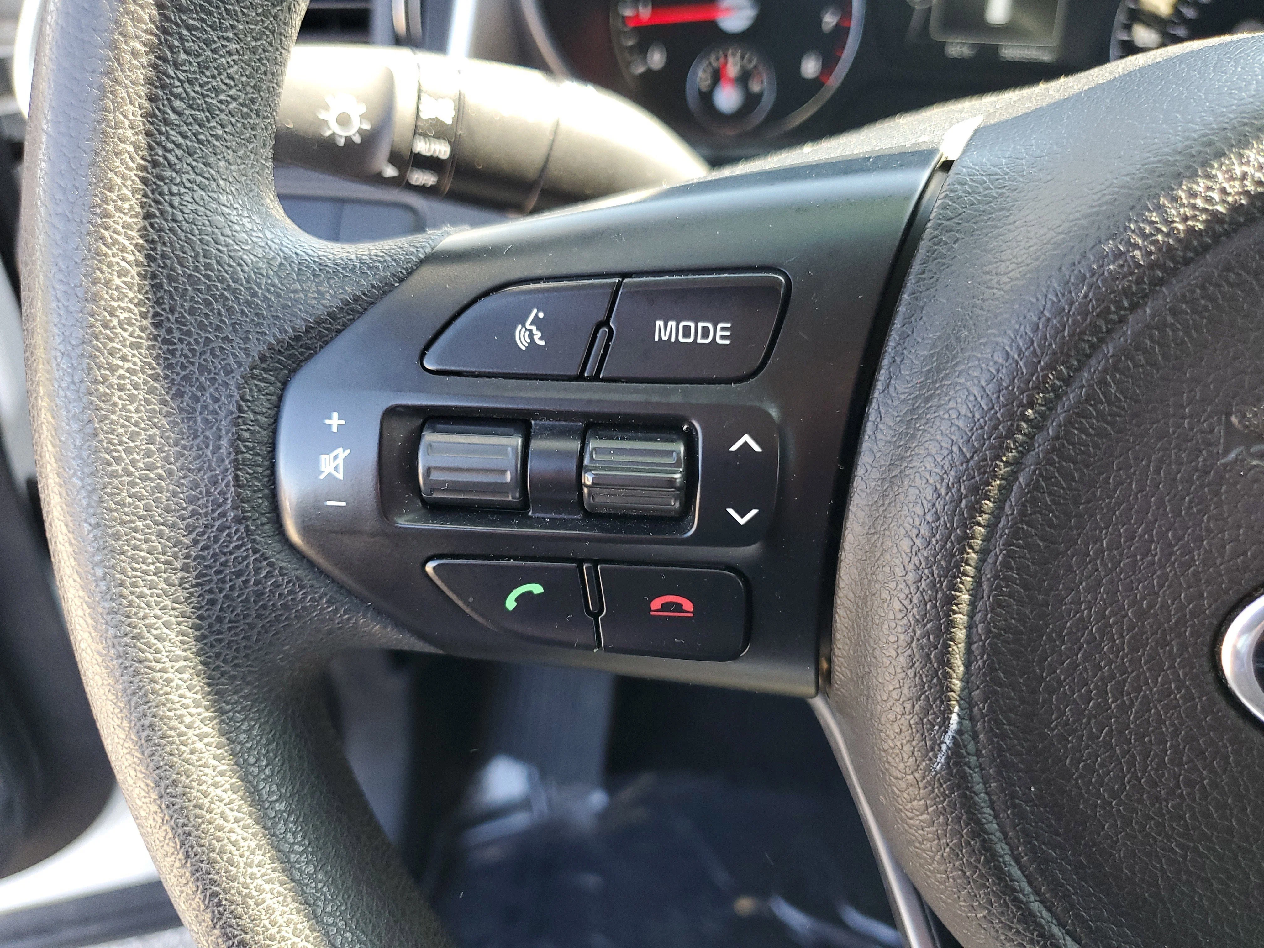 Used 2018 Snow White Pearl Kia LX V6 image 24