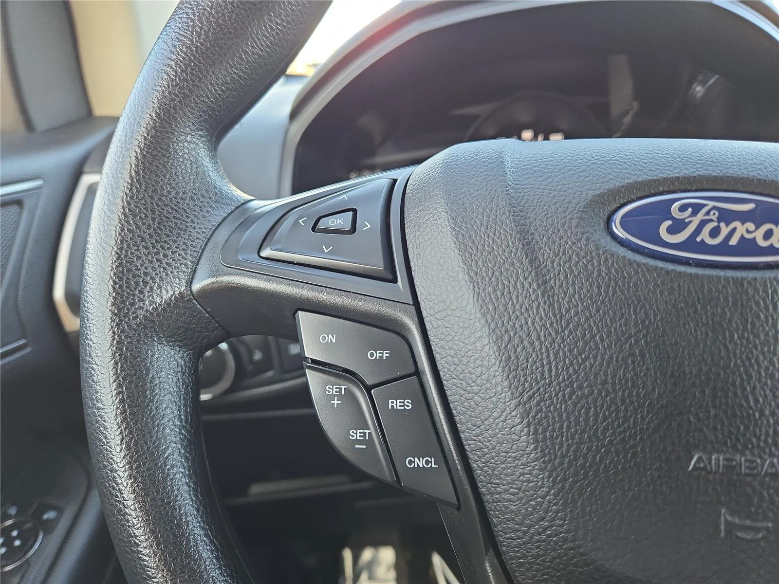 Used 2023 Iconic Silver Ford SE image 15