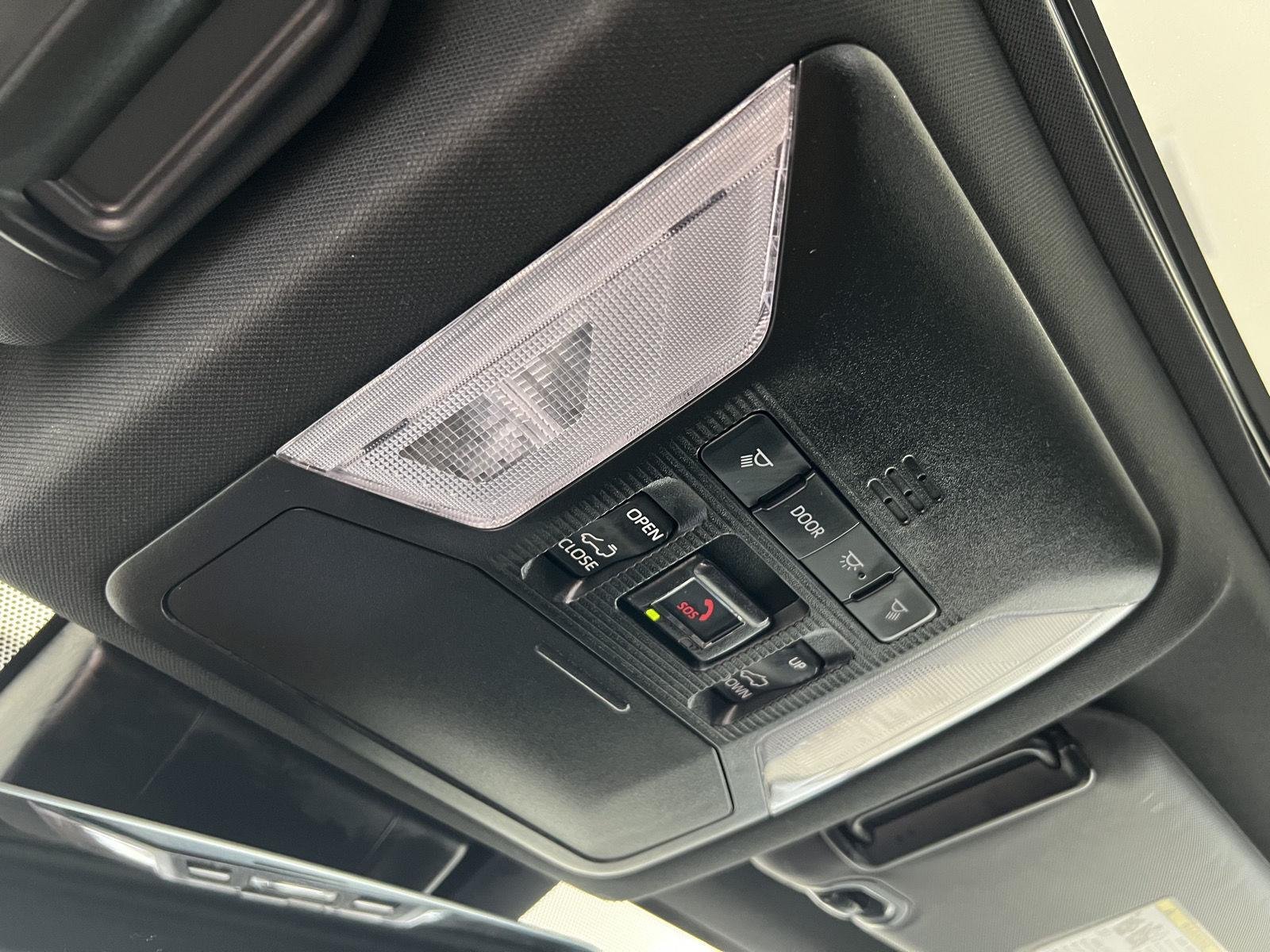 2024 Toyota RAV4 XSE - Photo 21