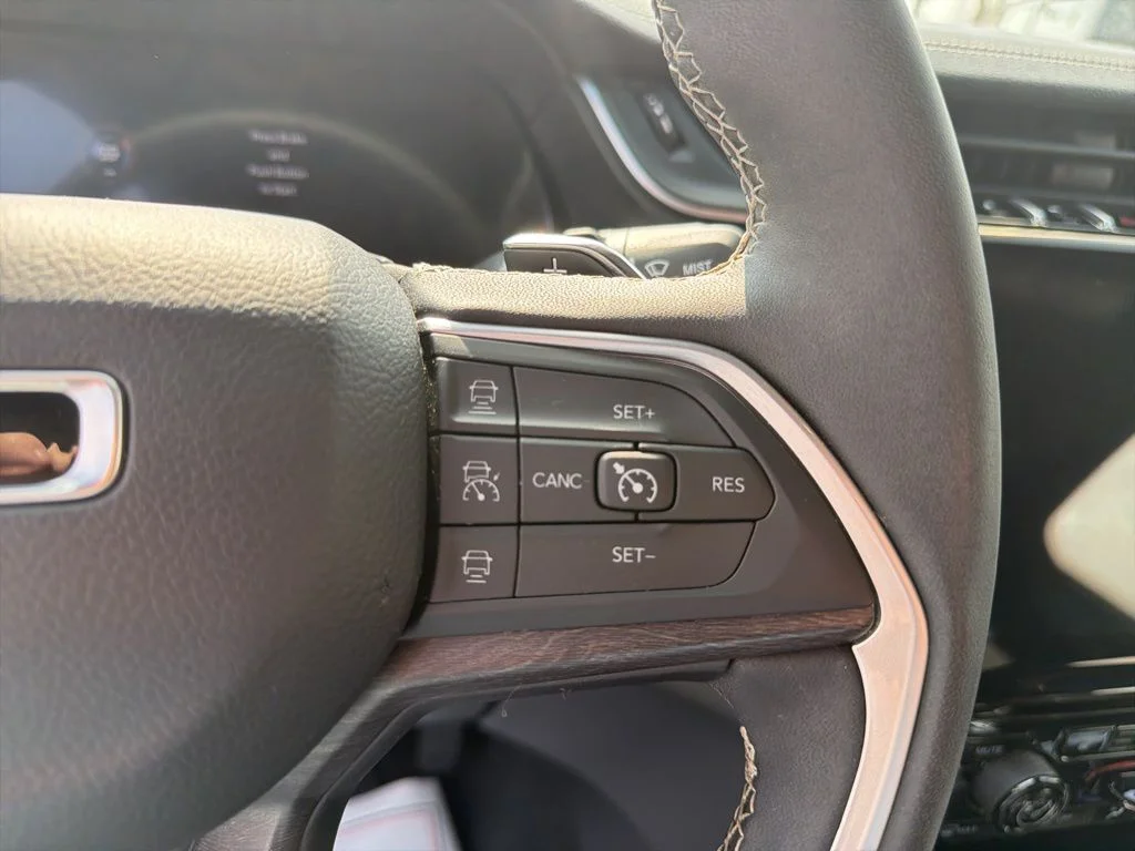 Used 2025 Black Jeep Limited image 37