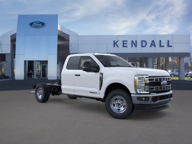 New 2026 Oxford White Ford XL image 7