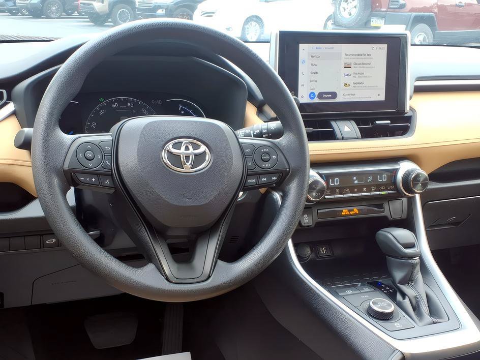 Used 2023 Ice Cap Toyota Hybrid XLE image 11