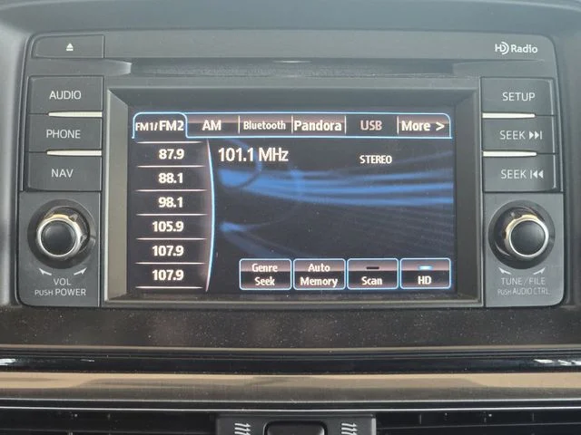 Used 2014 Snowflake White Pearl Mica Mazda i Sport image 12