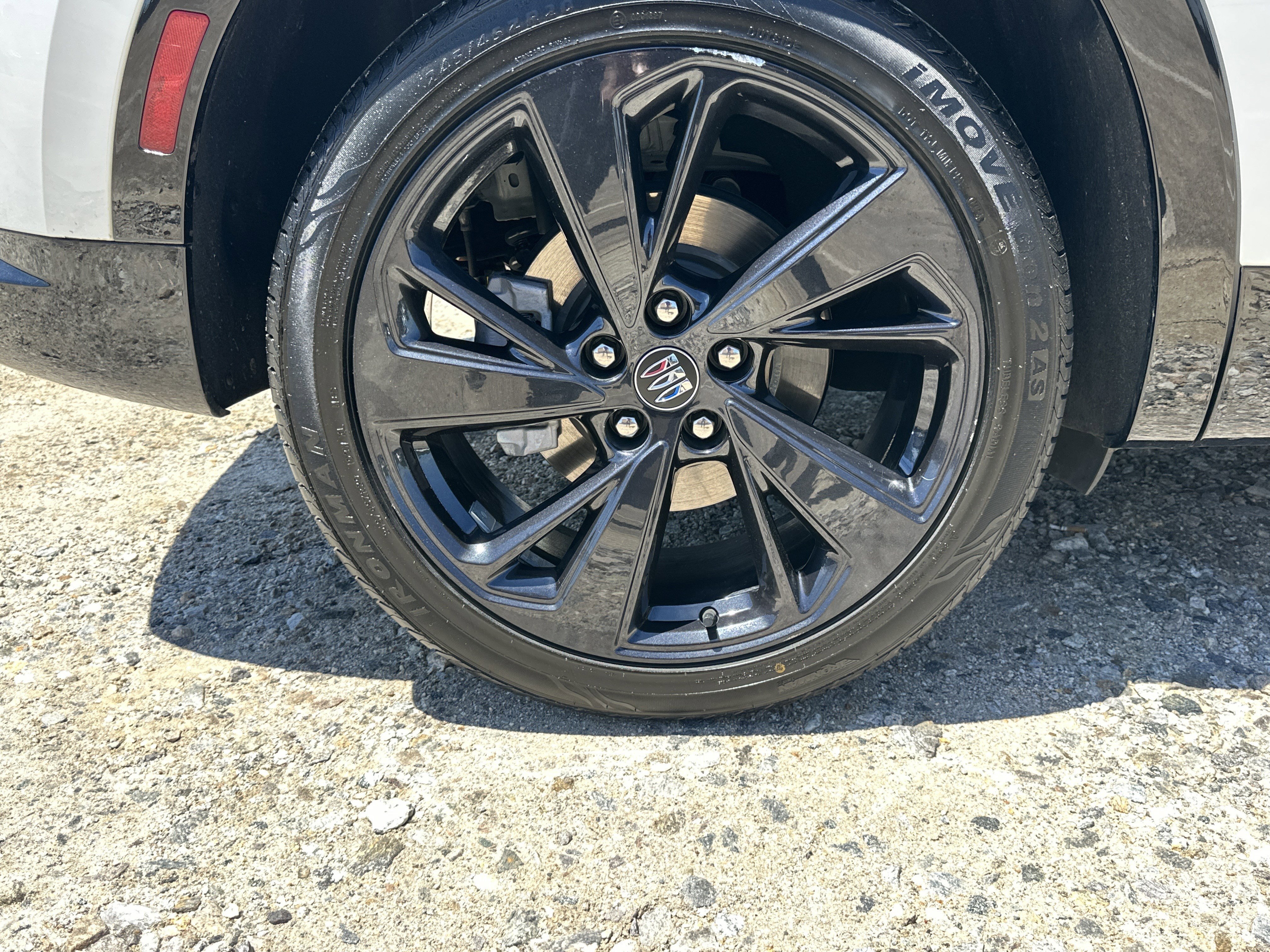 2025 Buick Envision Sport Touring - Photo 18
