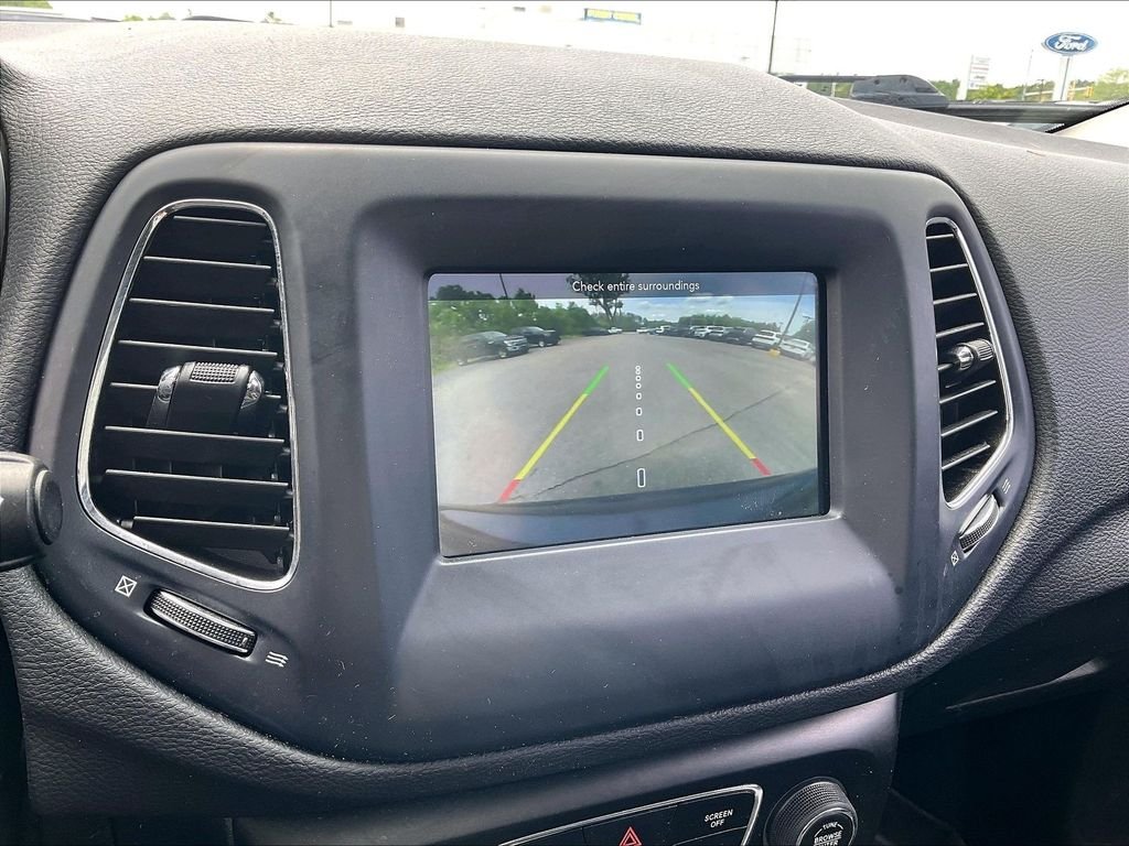 Used 2021 Jazz Blue Pearlcoat Jeep Latitude image 18