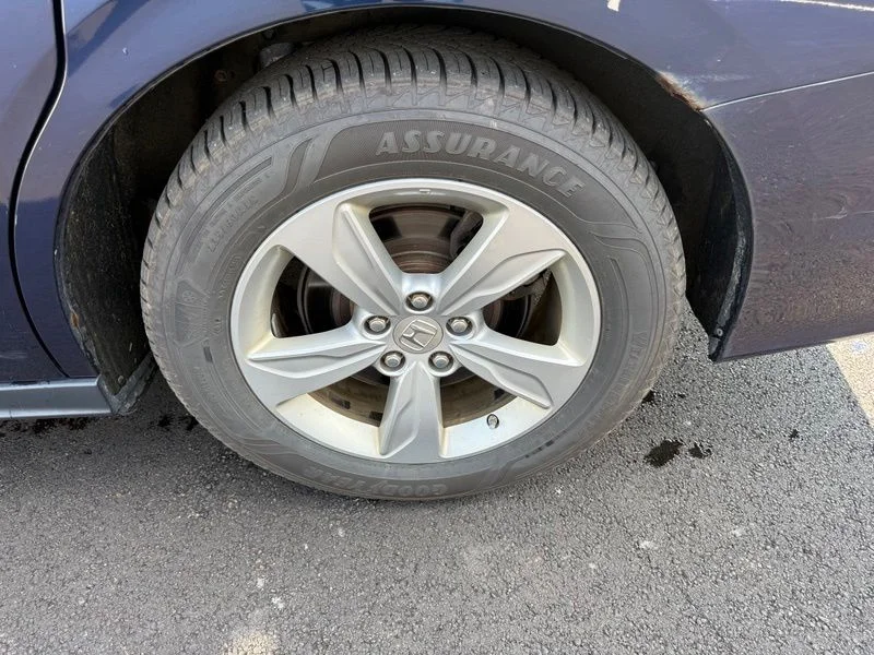Used 2018  Honda EX image 13