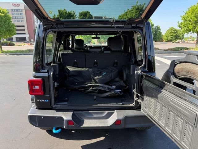 Used 2022 Black Jeep Unlimited Sahara 4x4 image 5