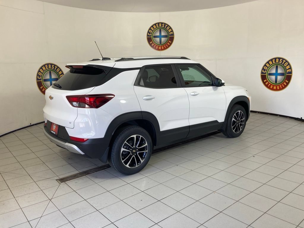 New 2026 Summit White Chevrolet LT image 20