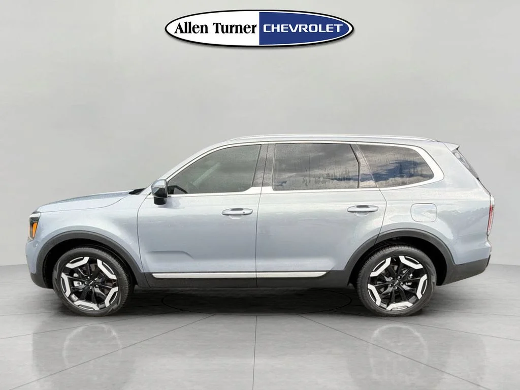 Used 2024 Silver Kia EX image 6