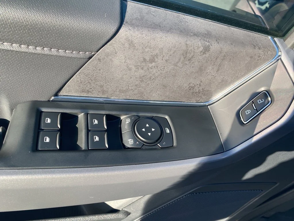 New 2026 Carbonized Gray Metallic Ford XLT image 12