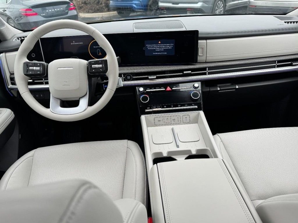 Used 2025 Green Hyundai Limited image 13
