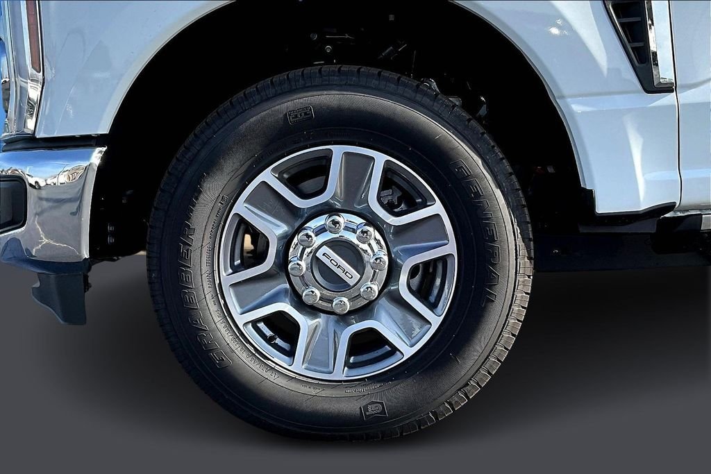 2026 Ford F-350 Super Duty XL - Photo 13