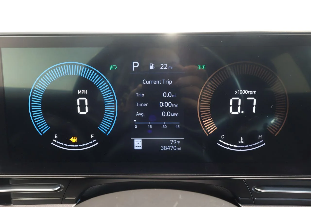 Used 2025 Blue Hyundai SEL image 11