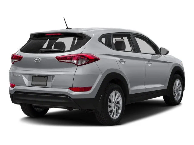 Used 2016 Chromium Silver Hyundai SE image 2