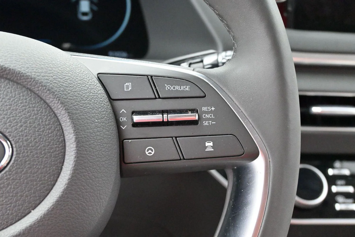 Used 2020  Hyundai SEL image 18