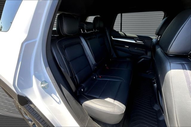 Used 2025 White GMC Elevation image 24