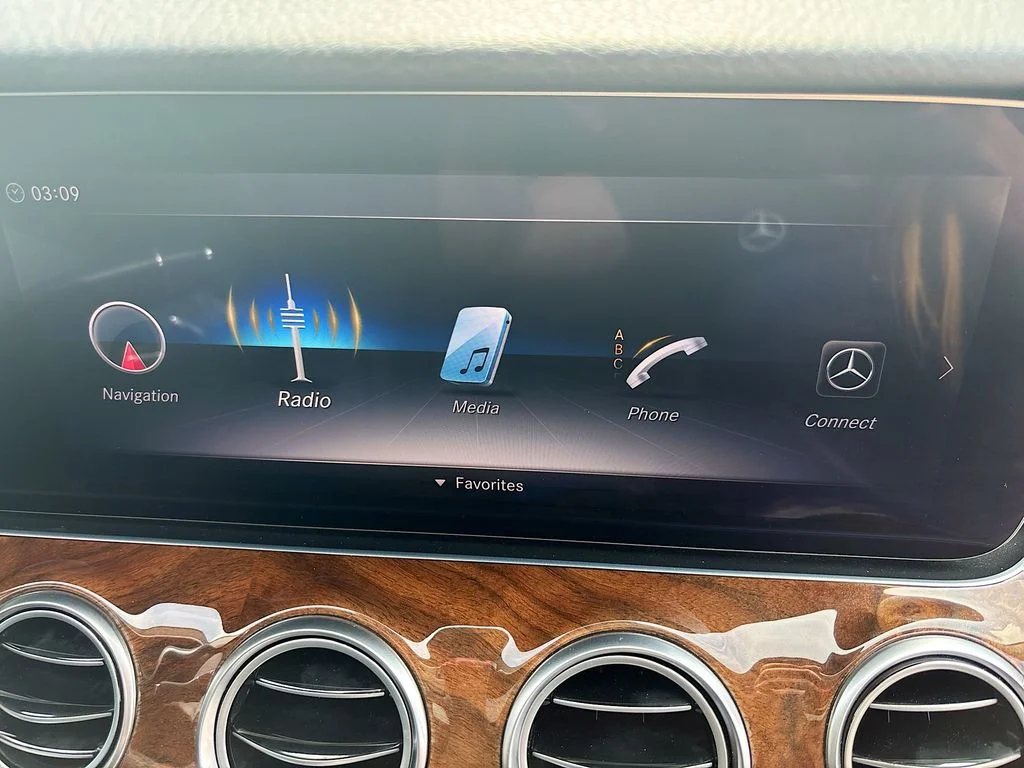 Used 2018 Polar White Mercedes-Benz E 300 image 30