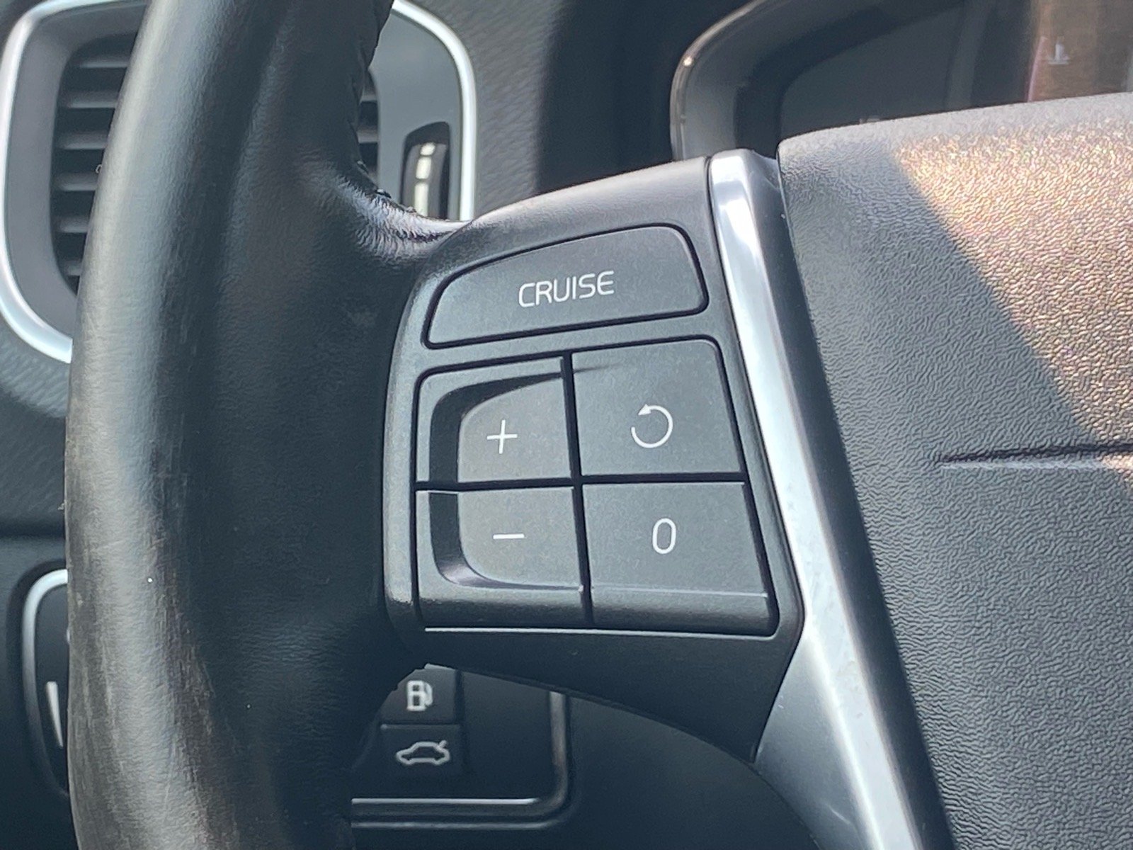 Used 2015 Blue Volvo T5 Premier image 6