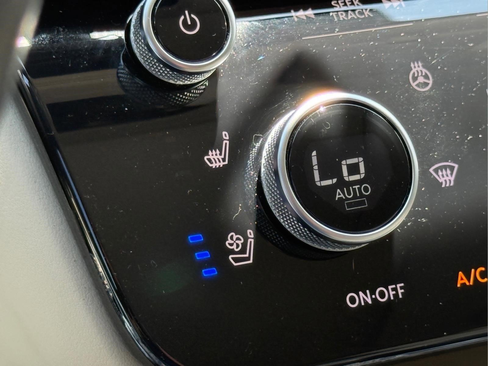Used 2023 Graphite Shadow INFINITI LUXE image 20
