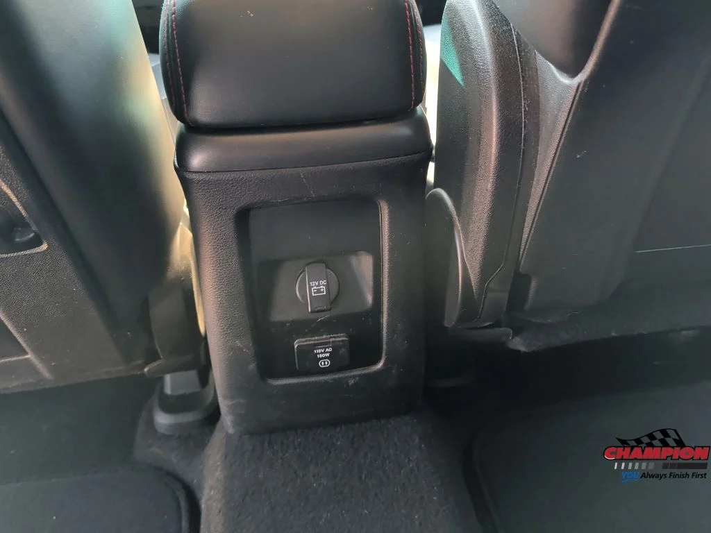 Used 2014 White Dodge R/T image 19