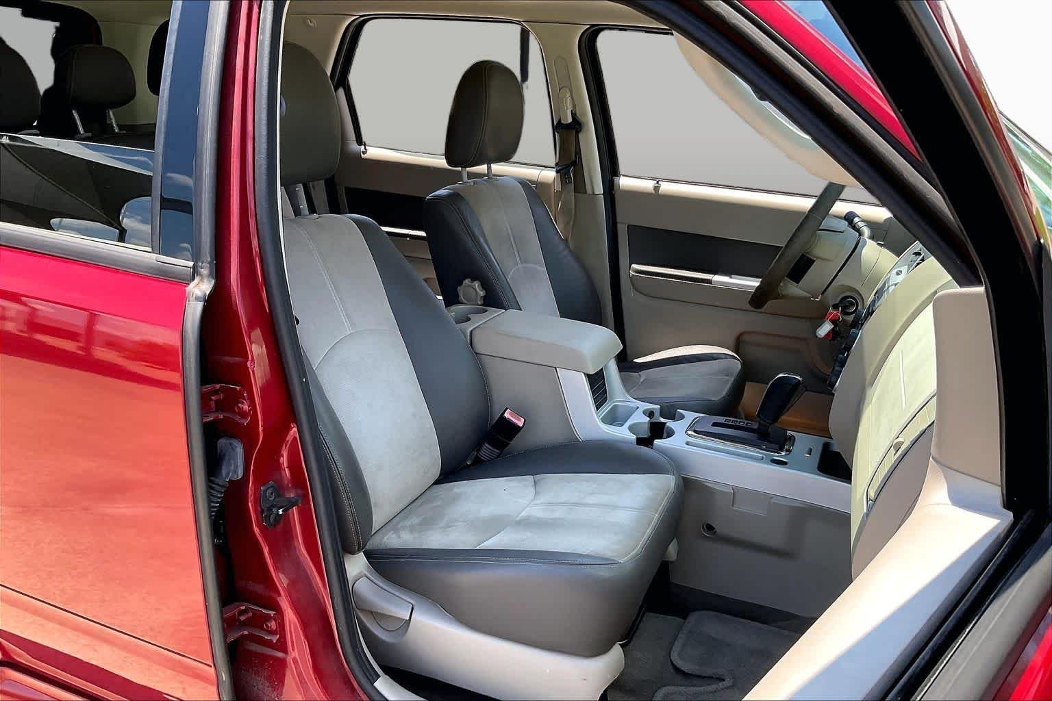 Used 2010 Sangria Red Metallic Mercury Premier image 8
