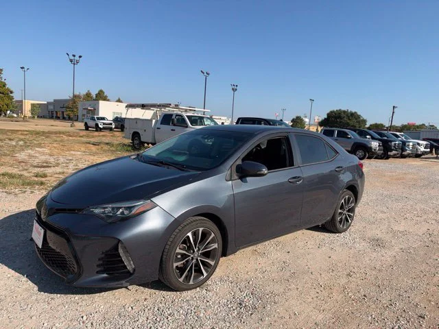 Used 2019 Gray Toyota SE image 5