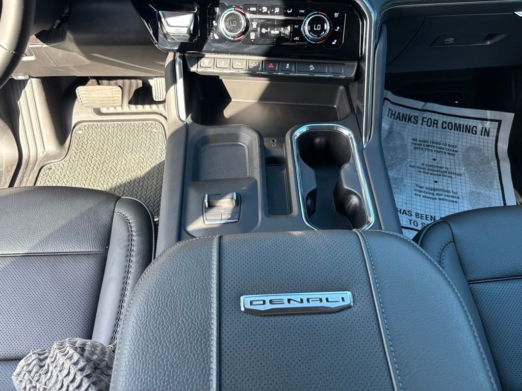 Used 2025 Silver GMC Denali image 27