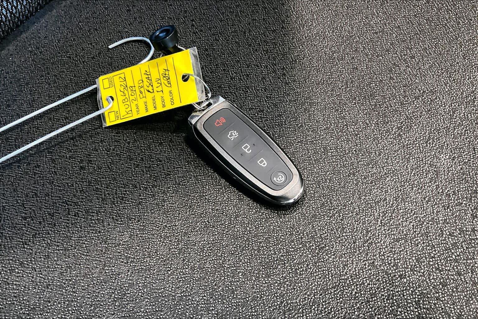 Used 2019 Magnetic Metallic Ford SE image 15