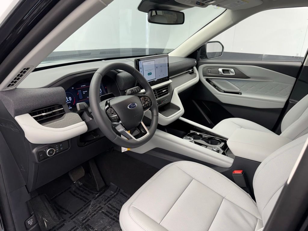 New 2026 Agate Black Metallic Ford Platinum™ image 58