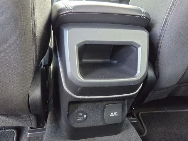 Used 2024 Black Ford XLT image 16