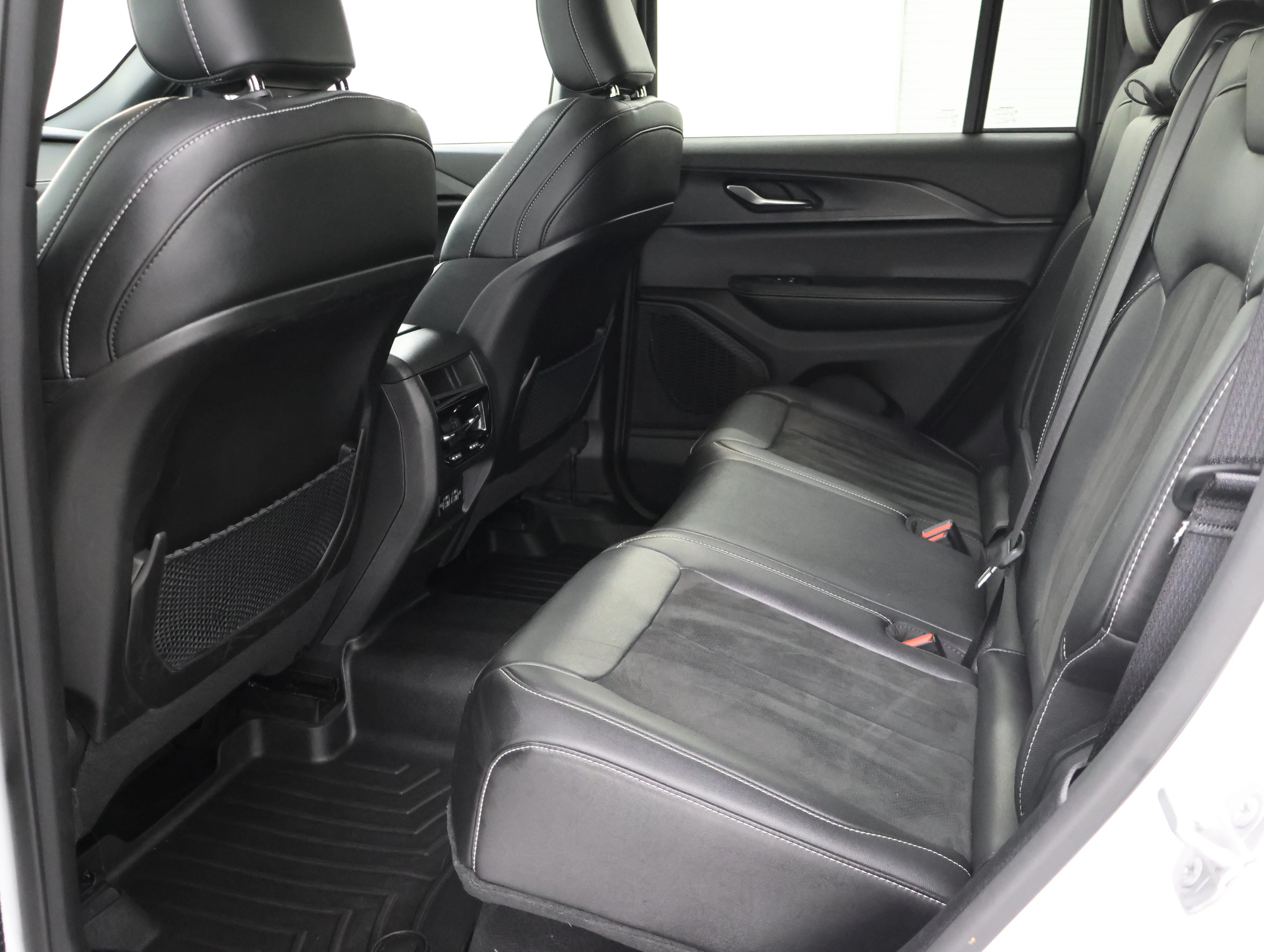 Used 2023 Bright White Clearcoat Jeep Altitude X image 35