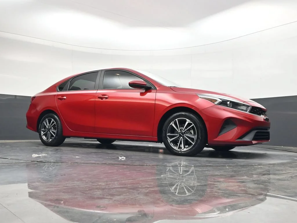 Used 2023 Red Kia LXS image 24