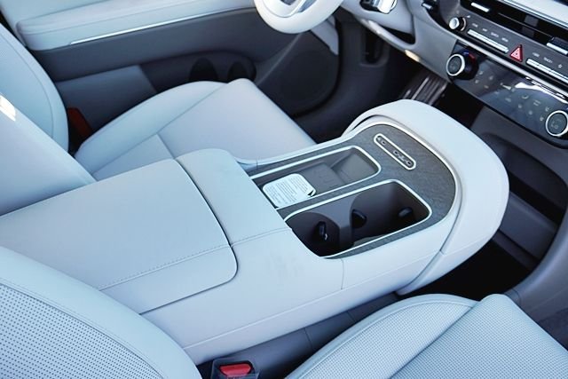 New 2026 White Hyundai SEL Premium image 12