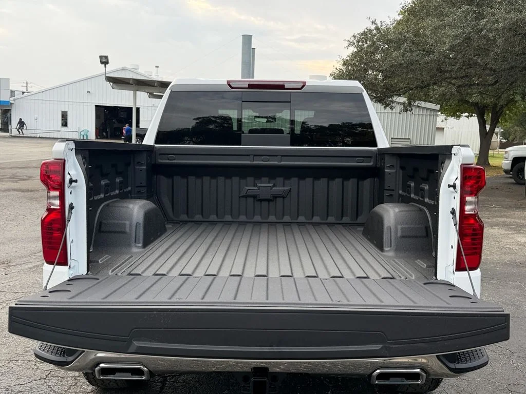 New 2026 Summit White Chevrolet LT image 19