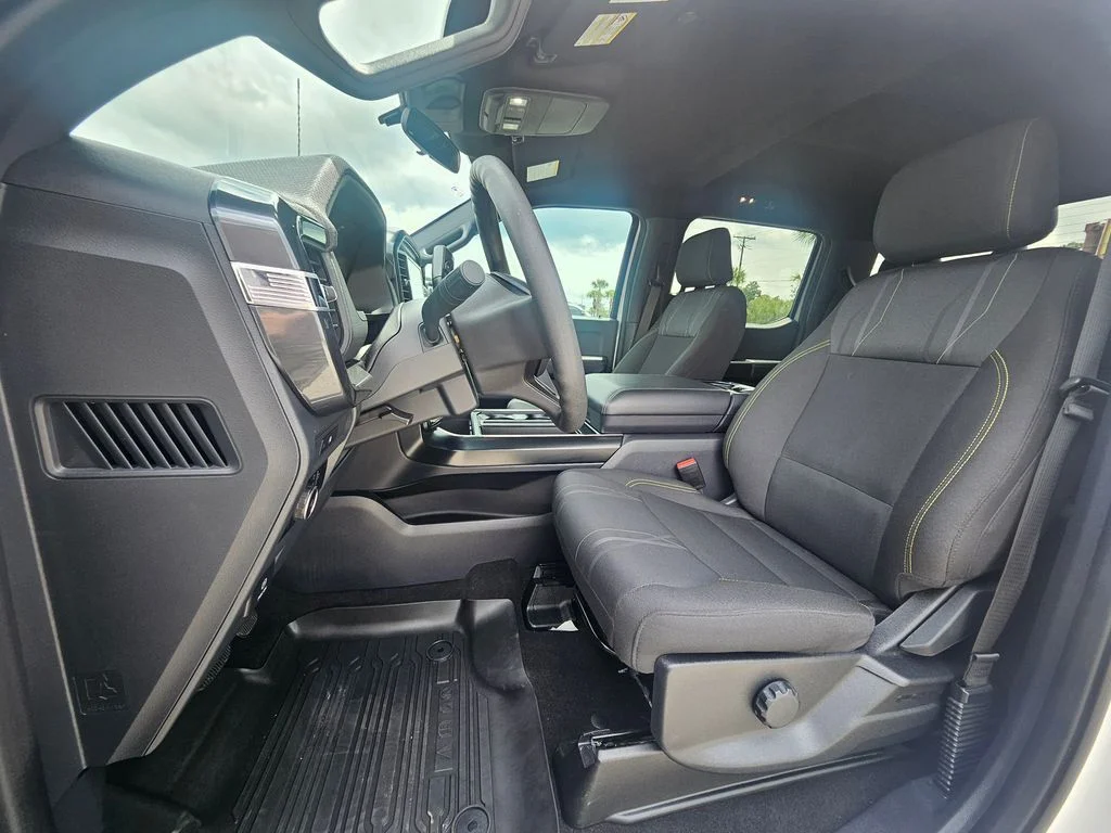 Certified Used 2025 Oxford White Ford STX image 4