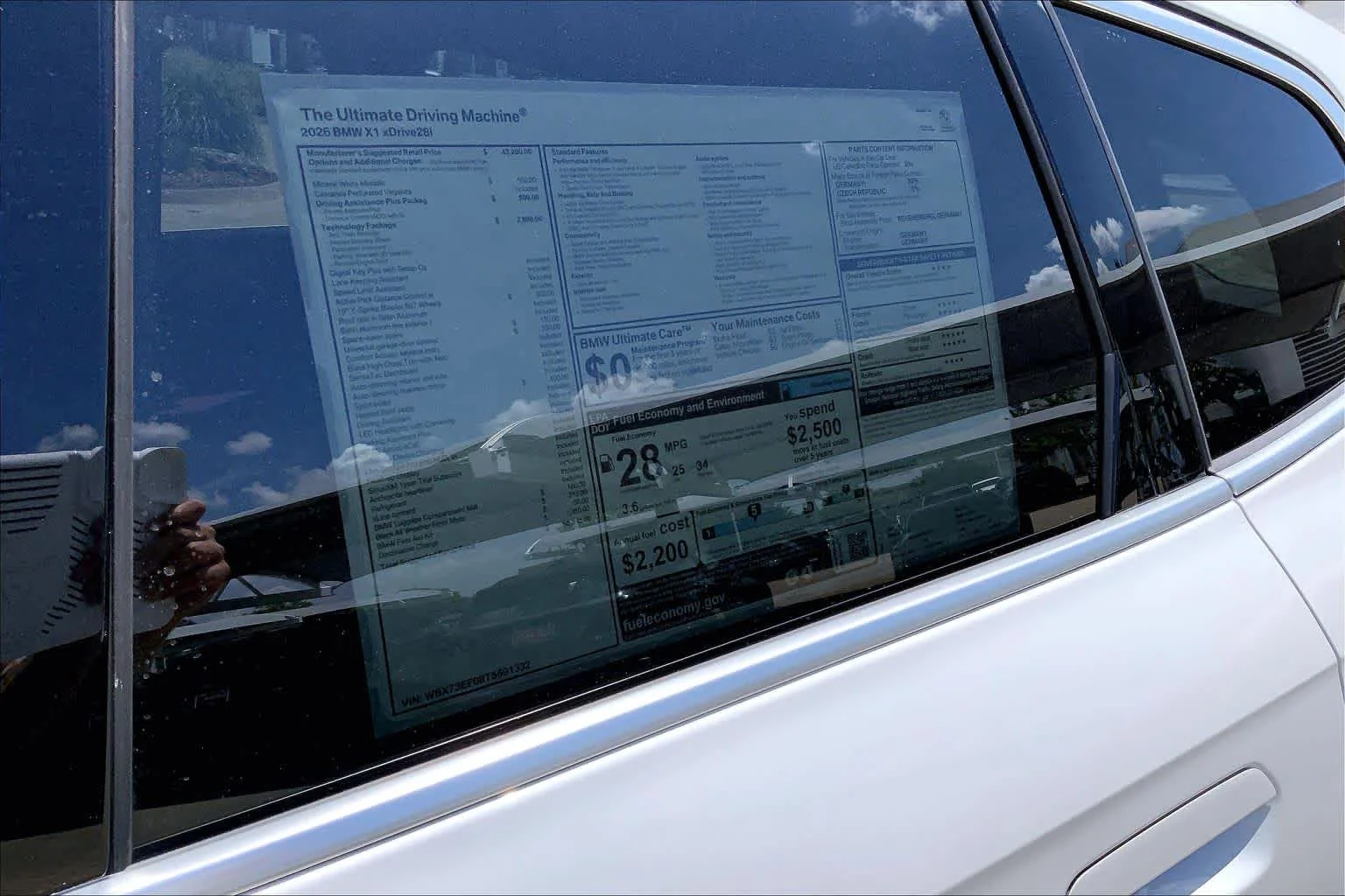 New 2026 Mineral White Metallic BMW xDrive28i image 20