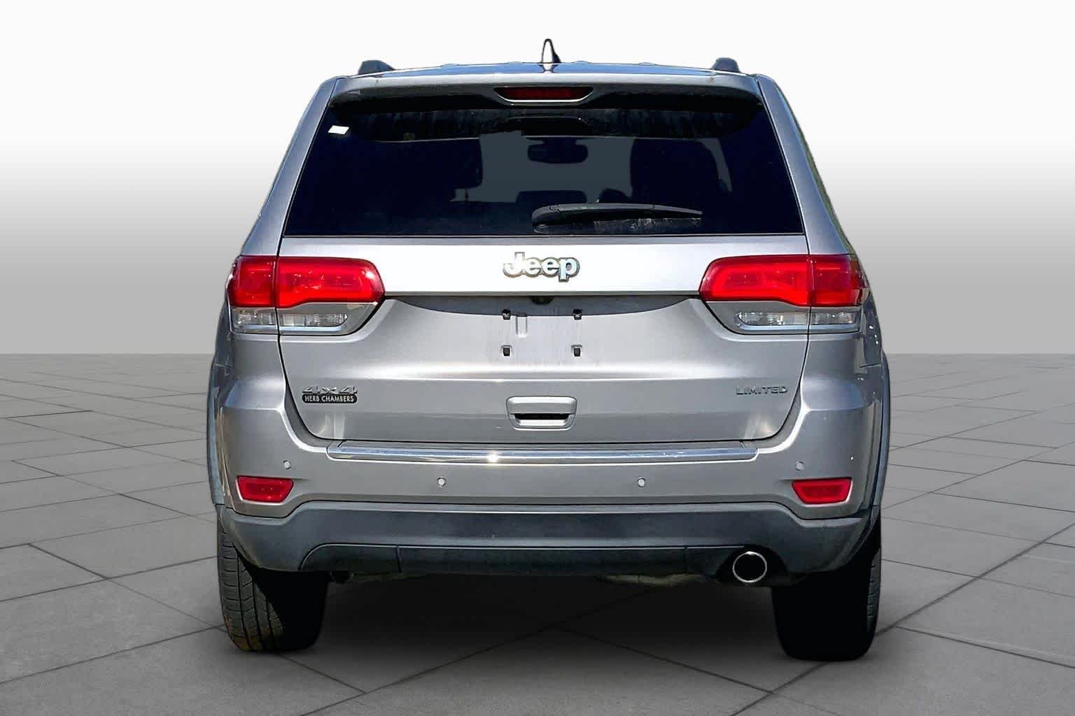 Used 2019 Billet Silver Metallic Clear Coat Jeep Limited image 5