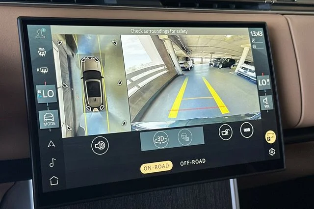 New 2026 Belgravia Green Land Rover SE image 19