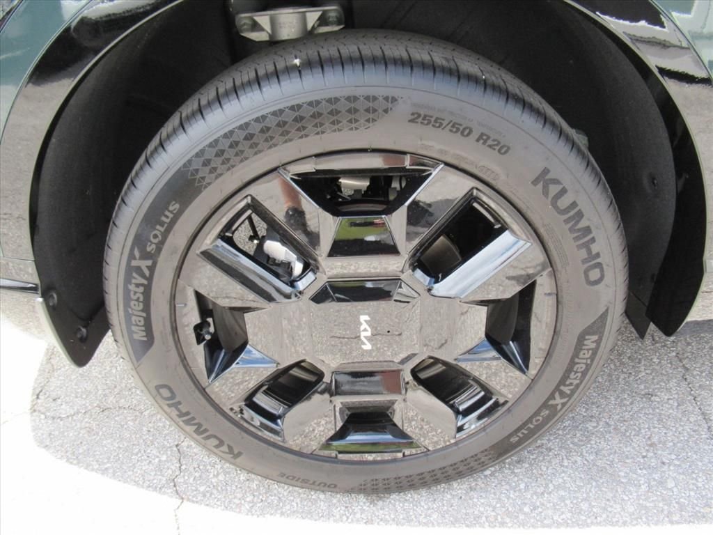 Used 2027 Black Kia SX image 8