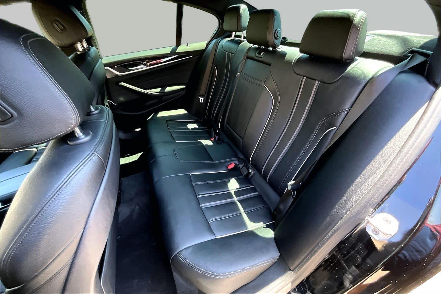 Used 2019 Black Sapphire Metallic BMW 530i image 21
