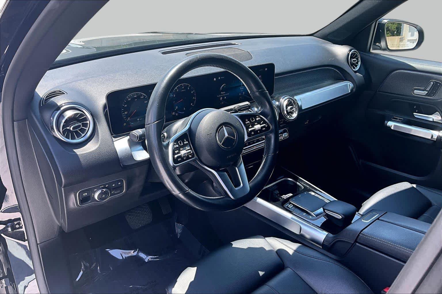 Used 2021 Night Black Mercedes-Benz GLB 250 image 17