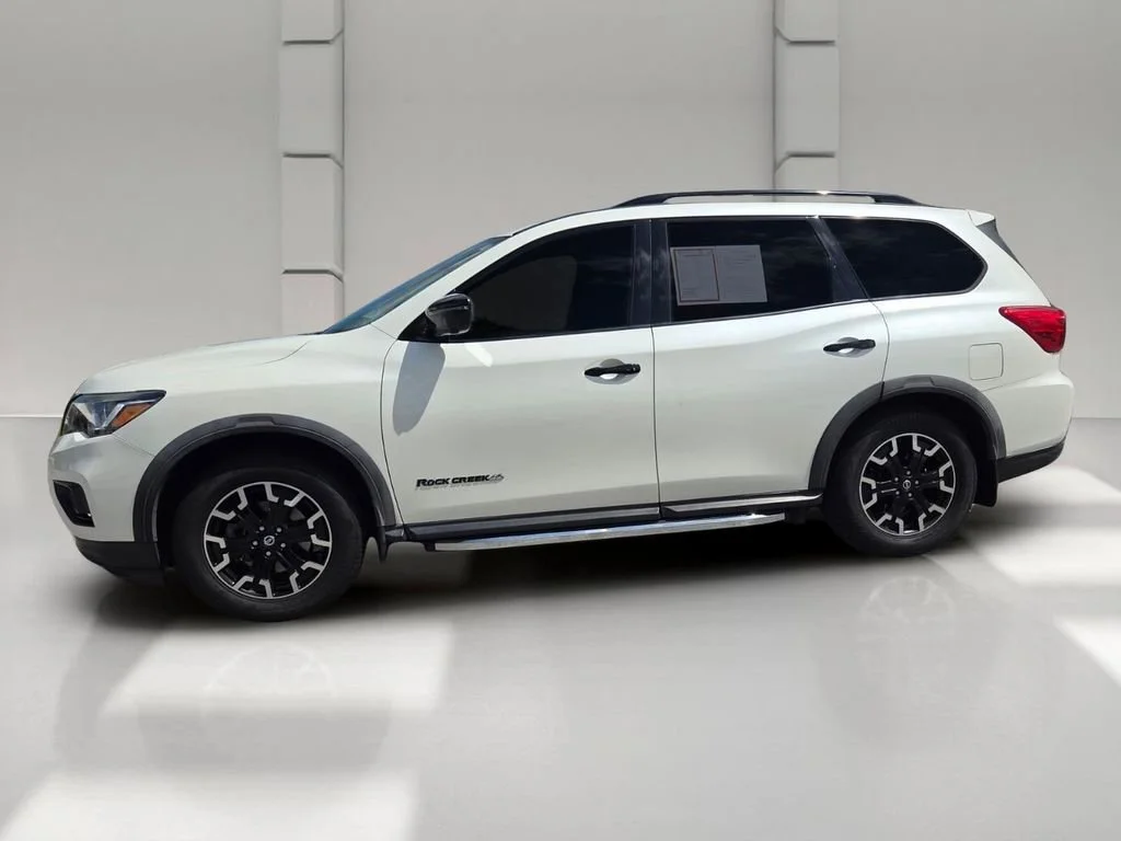 Used 2020 Pearl White Tricoat Nissan SL image 9